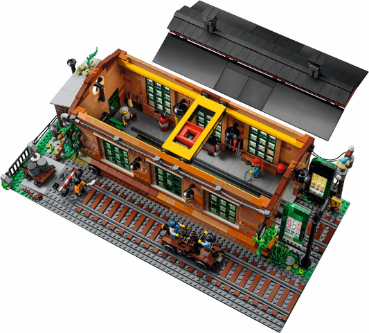910033 Old Train Engine Shed (Bricklink Designer Program)